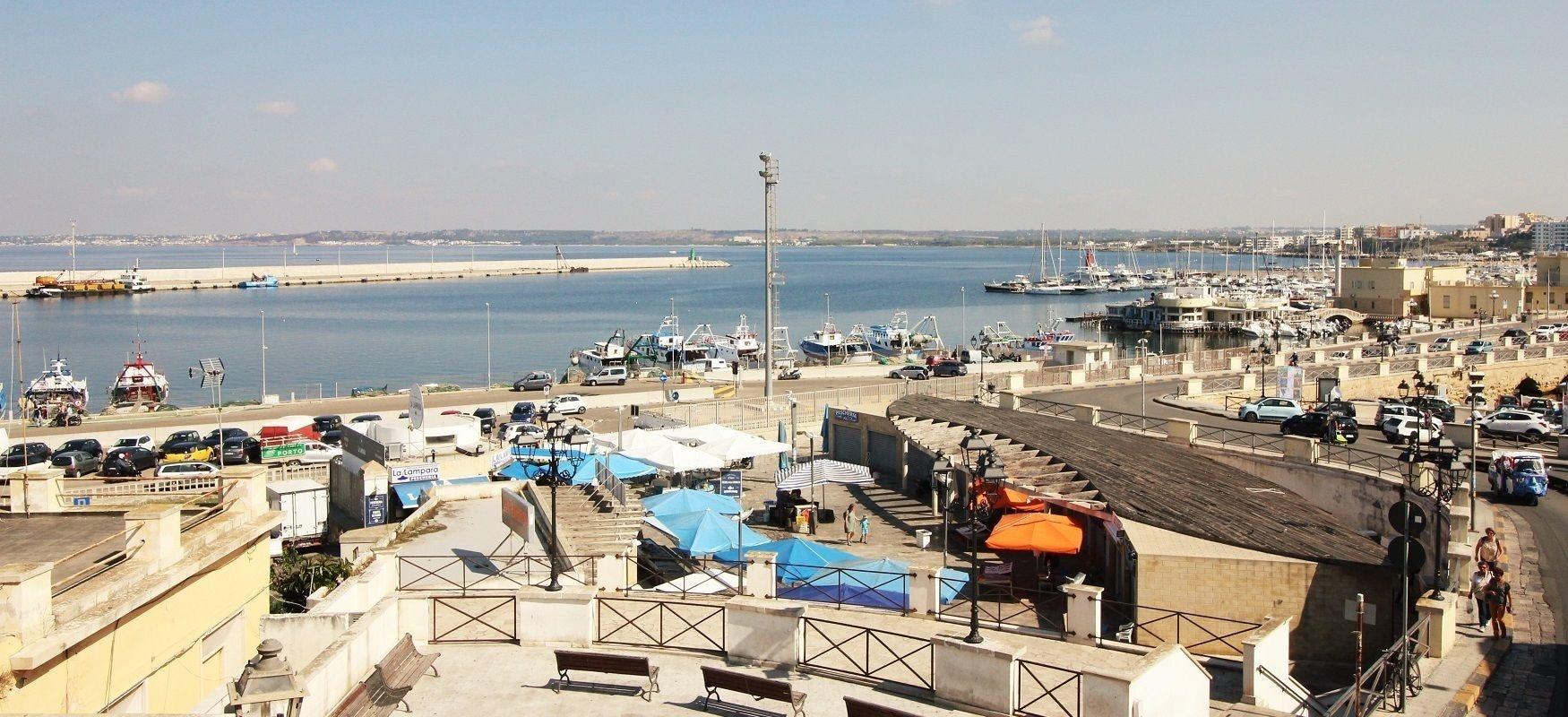 Suite Porta Terra Галиполи Екстериор снимка